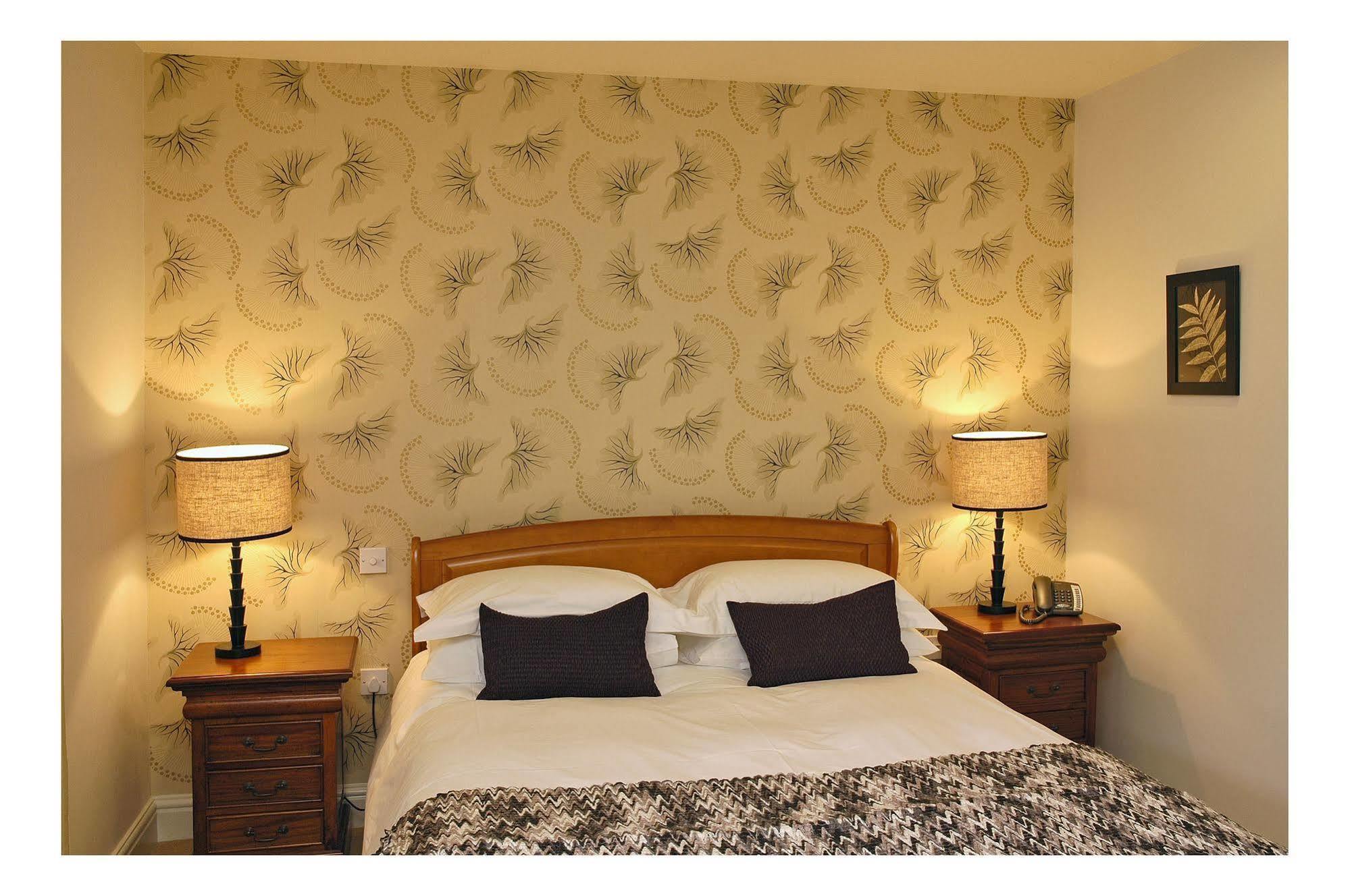 Отель The Kings Arms Stowel Экстерьер фото