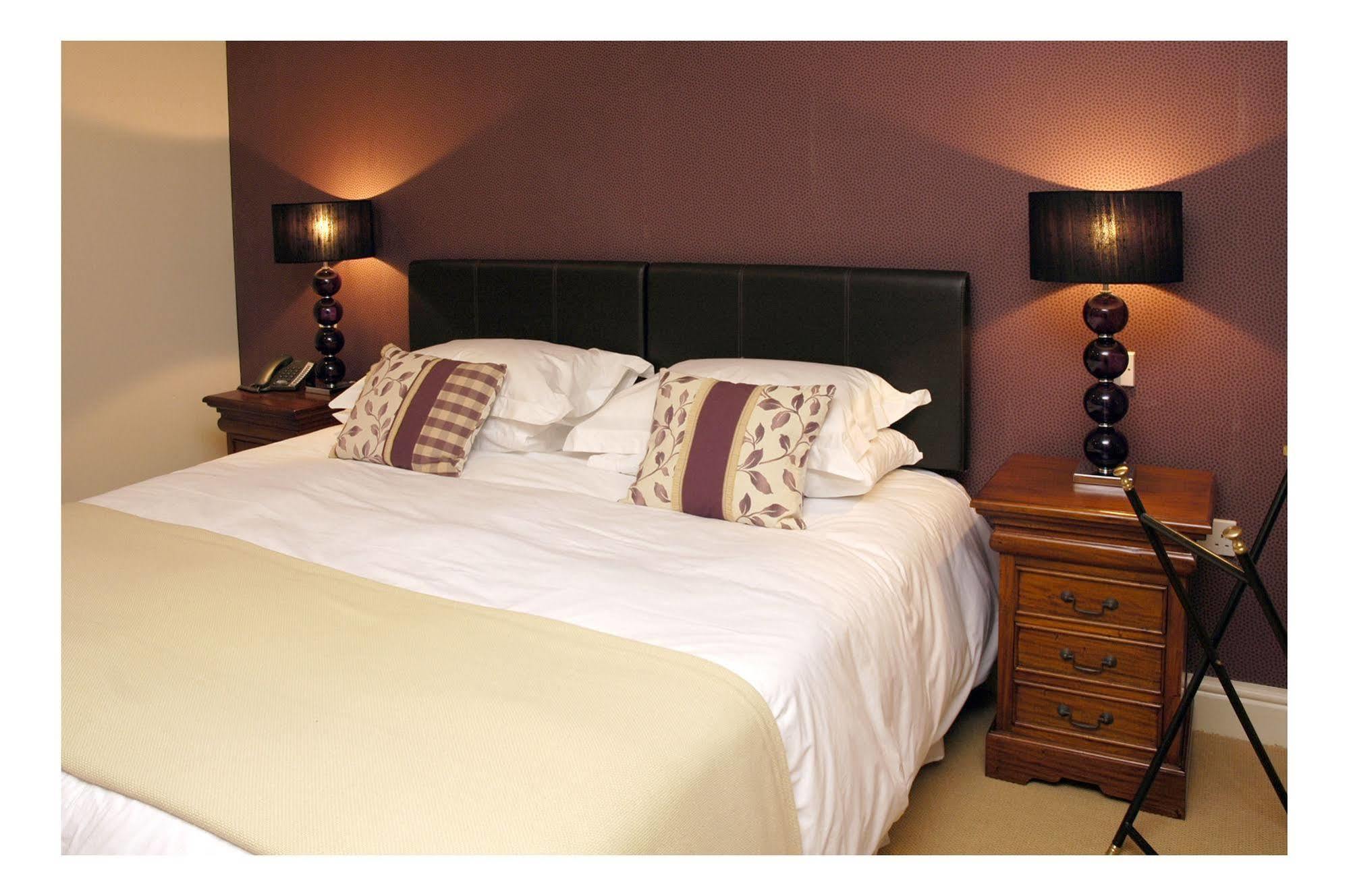 Отель The Kings Arms Stowel Экстерьер фото